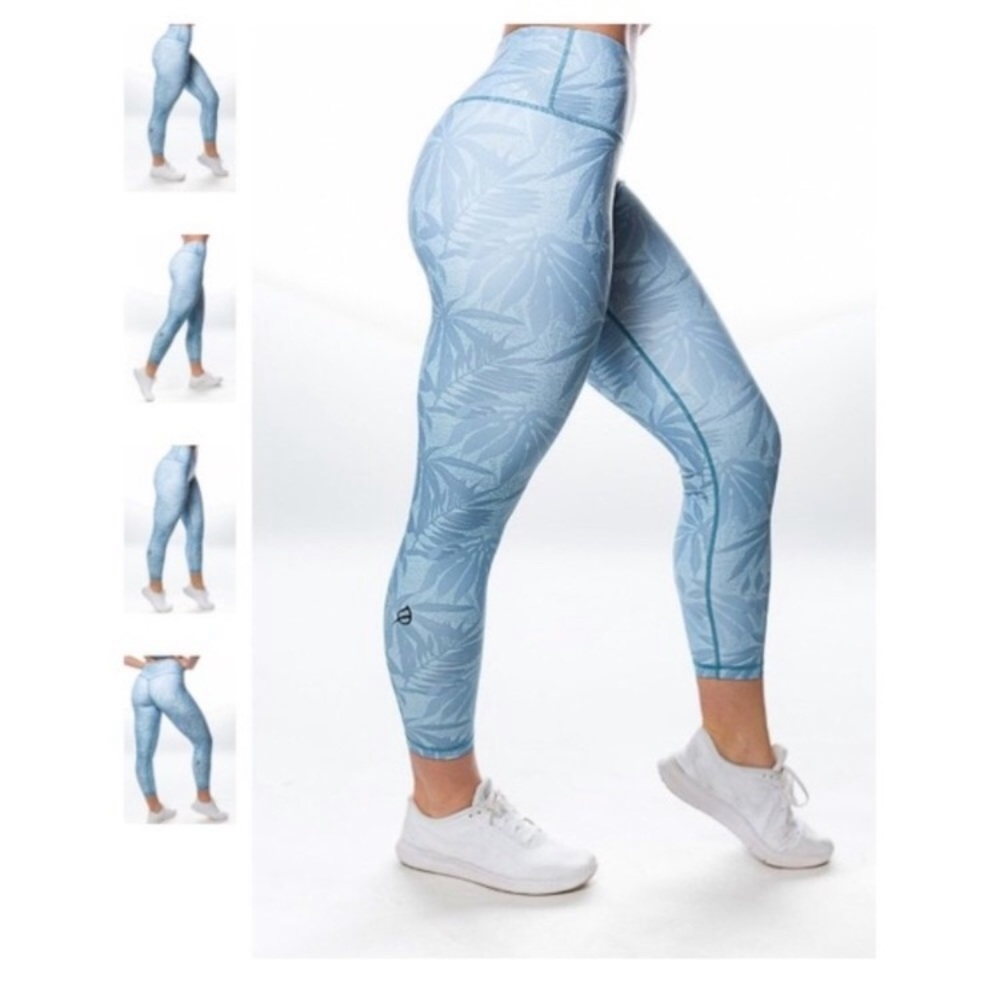 P’tula Blue Palm Desa’ree Swift Leggings